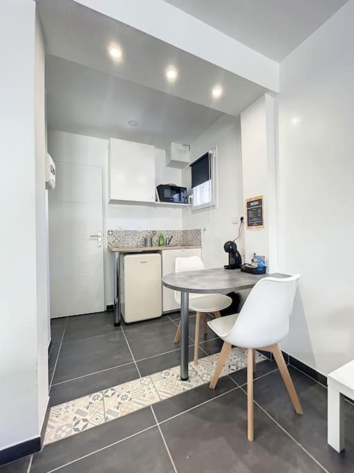 Logement Cosy Cuisine / Terrasse / Bbq Ollioules Esterno foto
