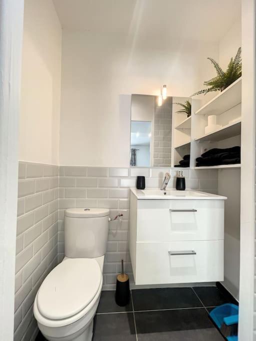 Logement Cosy Cuisine / Terrasse / Bbq Ollioules Esterno foto