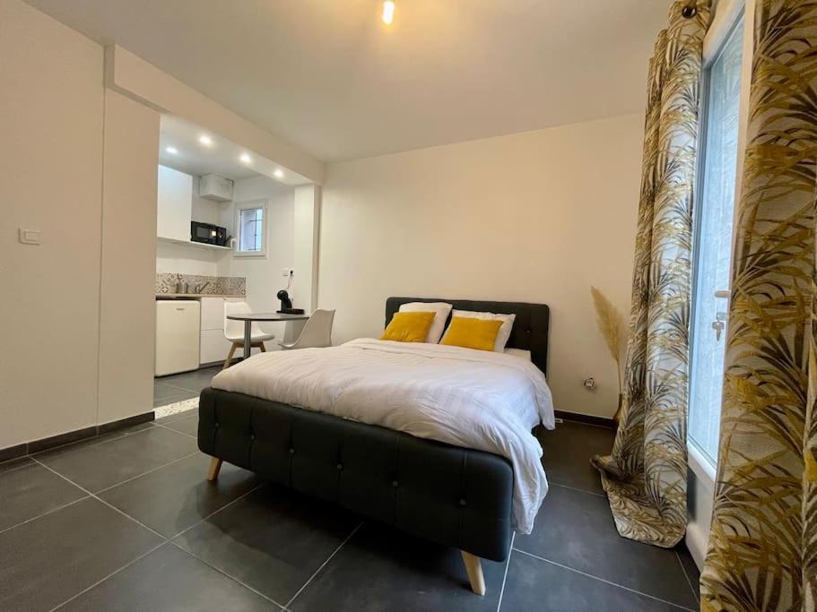 Logement Cosy Cuisine / Terrasse / Bbq Ollioules Esterno foto